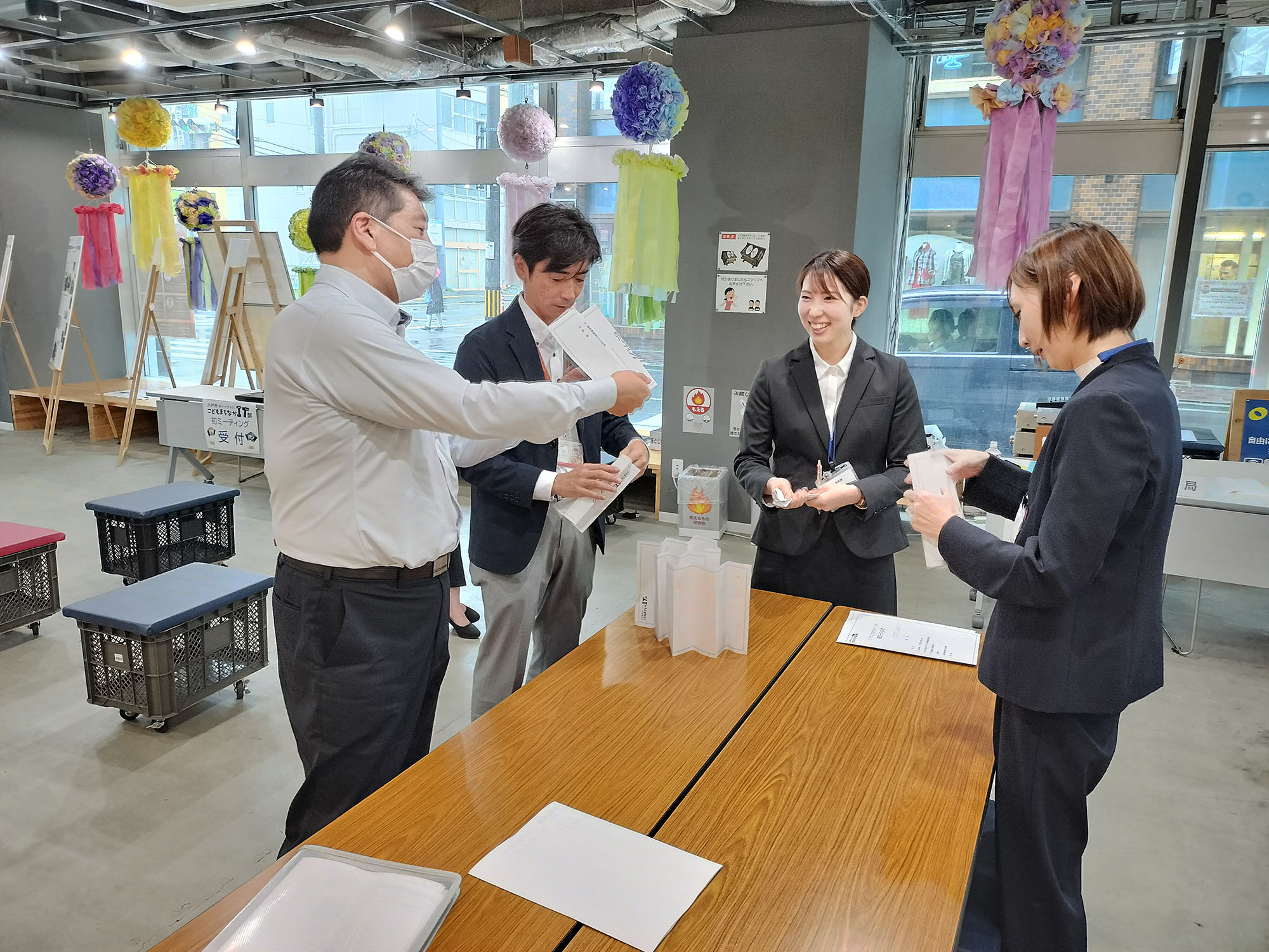 大人チームも夢中になって考えてました！