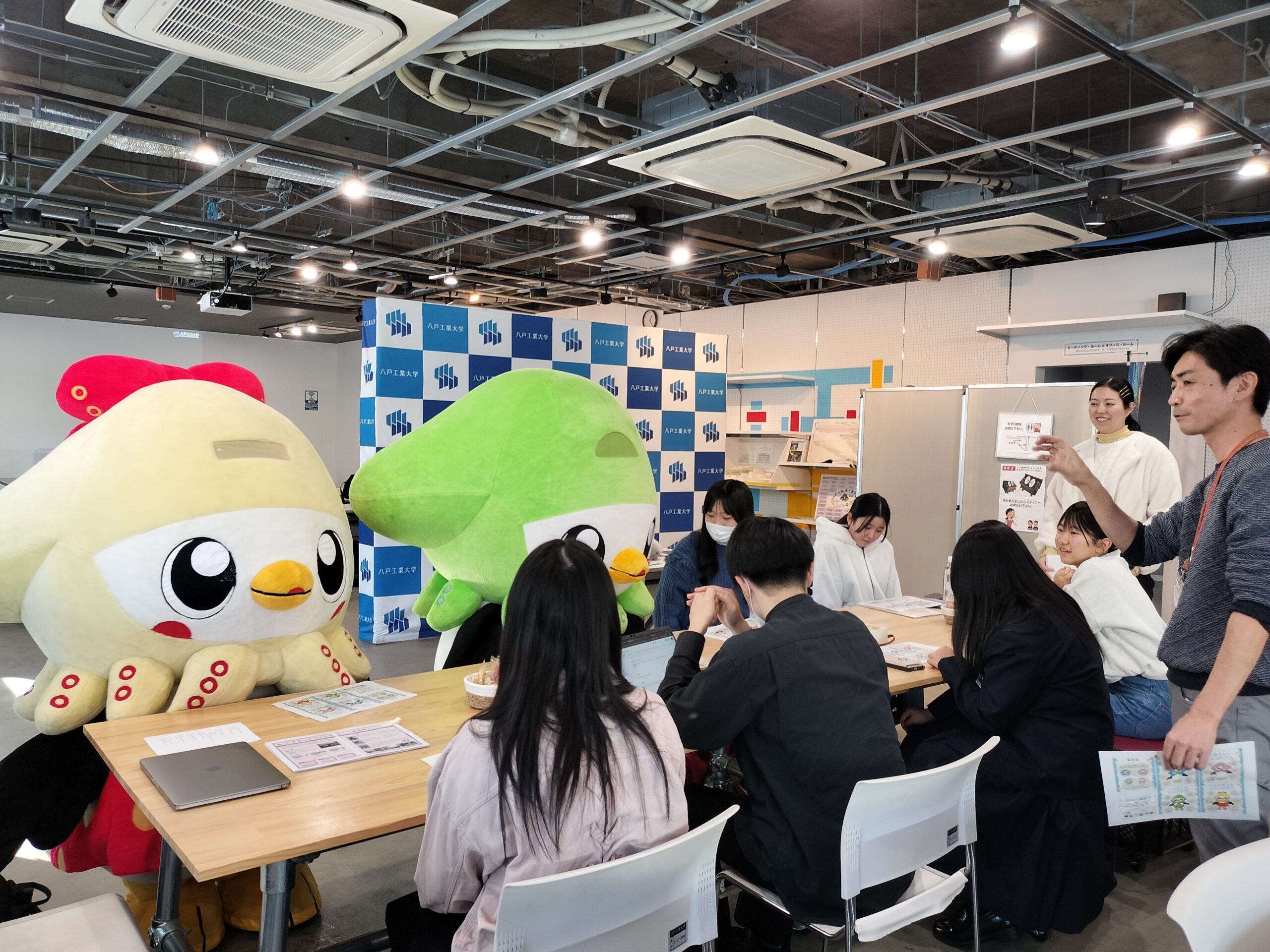 一緒にミーティングに入って
活動をそばで応援してくれています✨