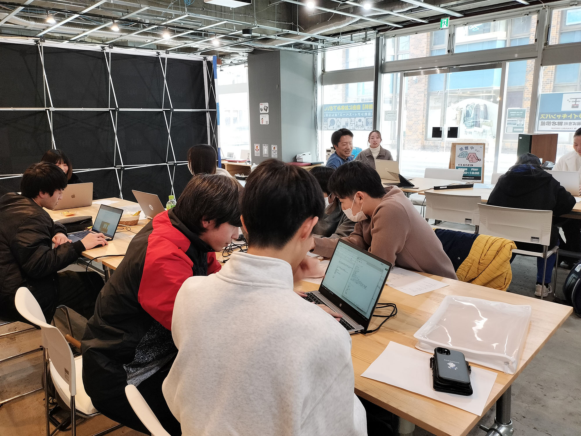 みんなで一斉に作業スタート！