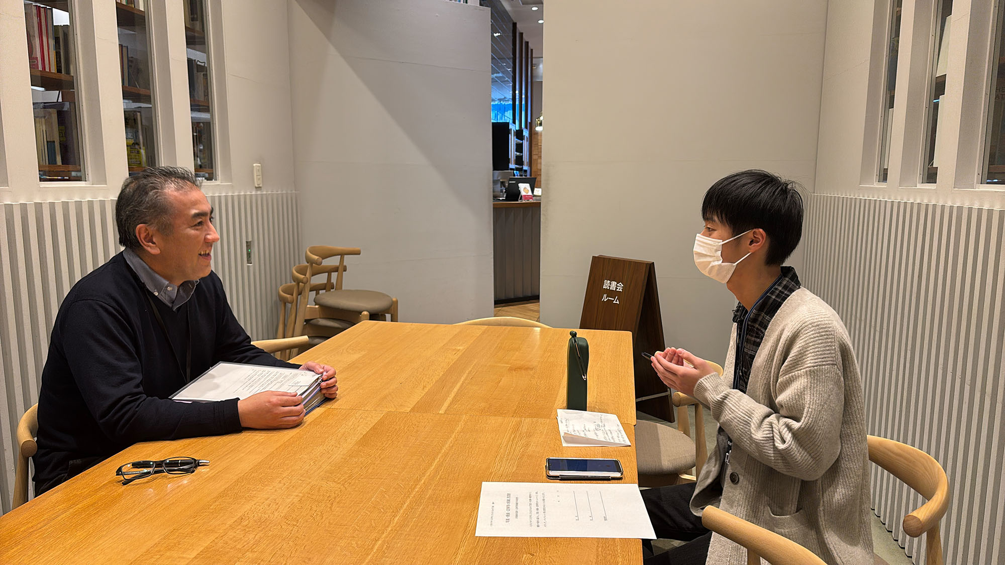 殿村 漣さん（八戸商業高等学校 2年）
八戸ブックセンターの取材