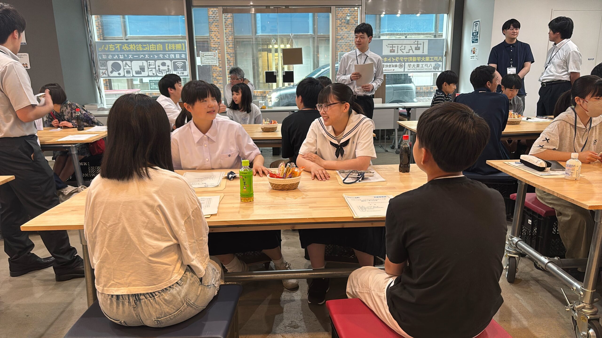 こっちは、漢字を仲良く出し合っている様子😀😄😁